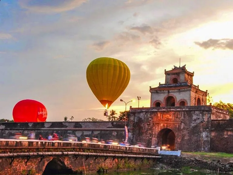 Hot air balloons ride vietnam