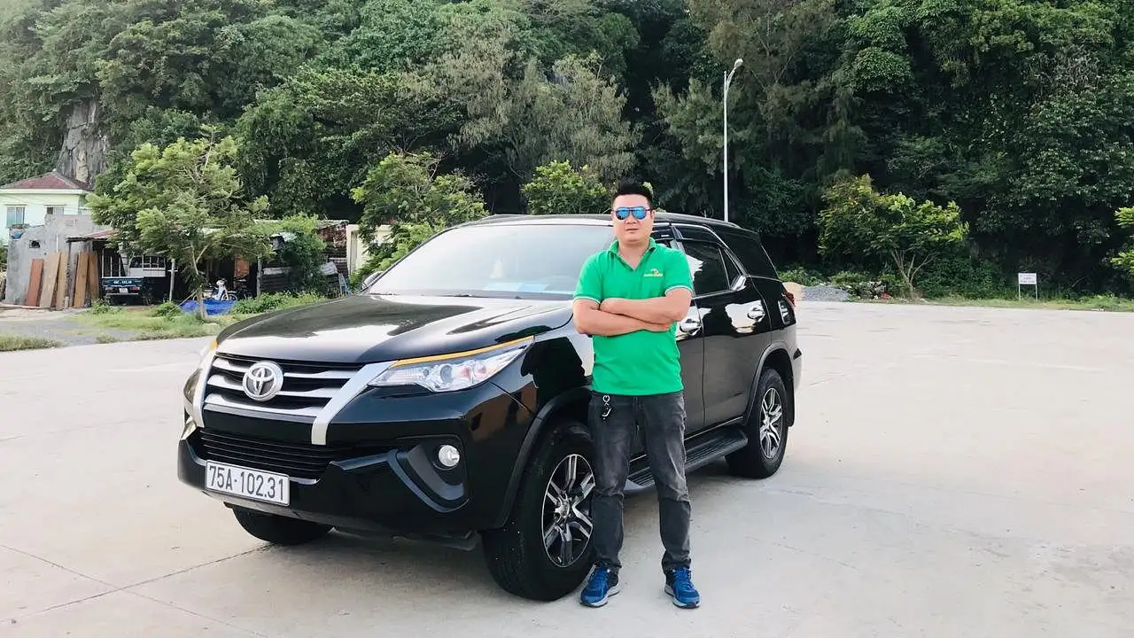 hue-private-car-transfer